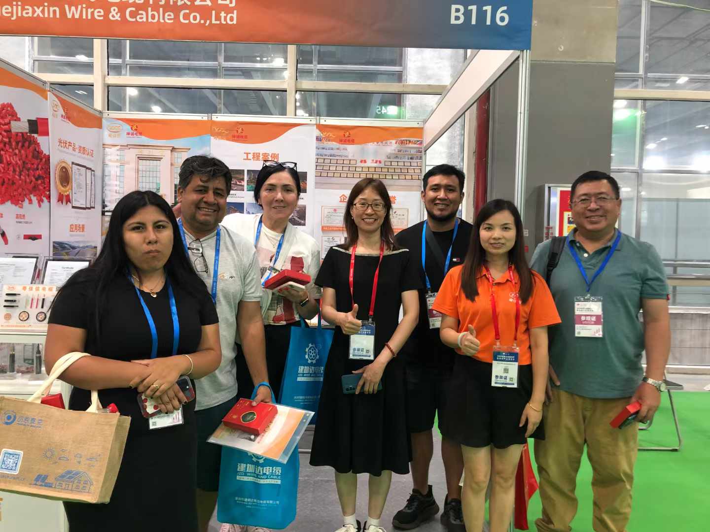 草莓APP在线观看公司2024年广州国际光伏展火热收官，实力产品强势圈粉